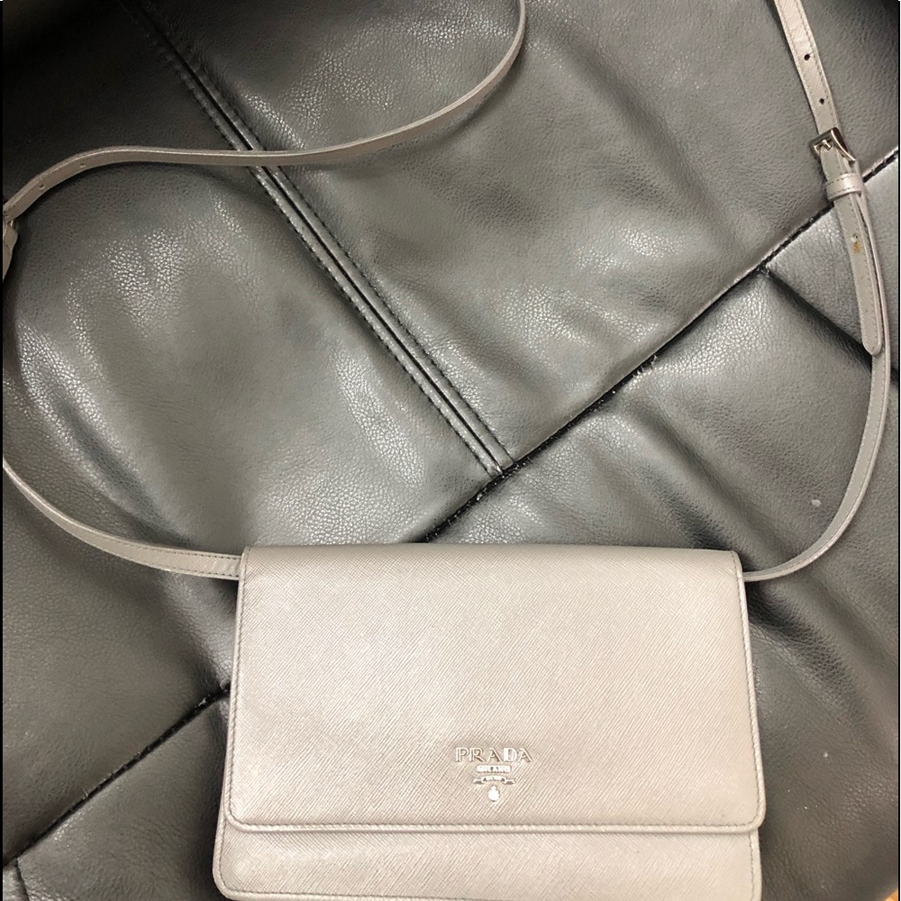 AUTHENTIC PRADA SAFFIANO BAG